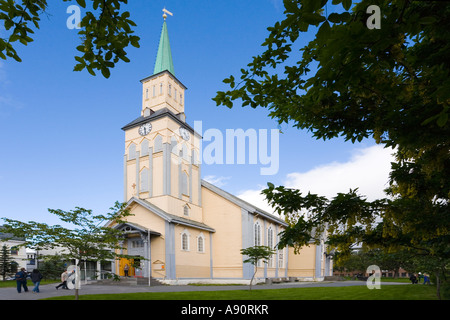 Tromso Cattedrale luterana (il mondo più settentrionale della cattedrale protestante) costruito nel 1861 a Tromso, Norvegia Foto Stock