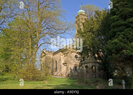 Chiesa di San Giovanni Evangelista, Buxton, in primavera Foto Stock