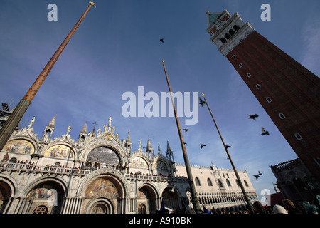 San Marco la basilica e la torre campanaria, Venezia, Italia Foto Stock