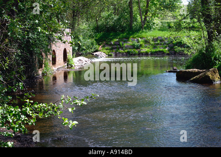 La freccia sul fiume a Redditch Worcestershire Foto Stock