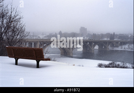 Saskatoon skyline in inverno Foto Stock