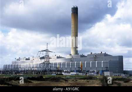 Olio combustibile power station sull'isola di Grain vicino a Rochester, Kent, Regno Unito. Foto Stock