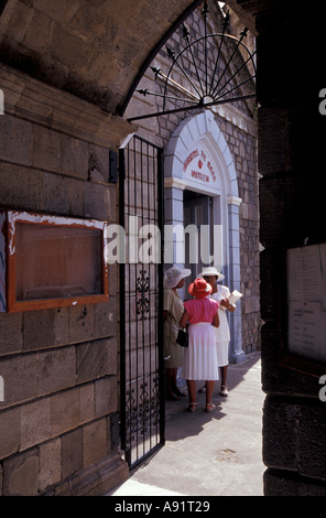 Caraibi, BWI, Santa Lucia, Scene di strada, Soufriere. Foto Stock