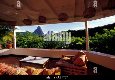 Caraibi, BWI, Santa Lucia, Anse Chastenet, vista di chiodi da camera. Foto Stock
