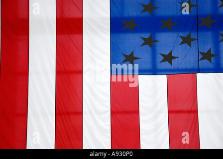 Bandiera americana si blocca all'Orange County Convention Center di Orlando in Florida FL Foto Stock