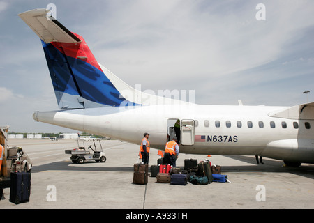 Georgia Peach state, Clayton County, Atlanta, Atlanta Hartsfield Jackson International Airport voli commerciali, voli, compagnie aeree, handler borsa carico luggag Foto Stock