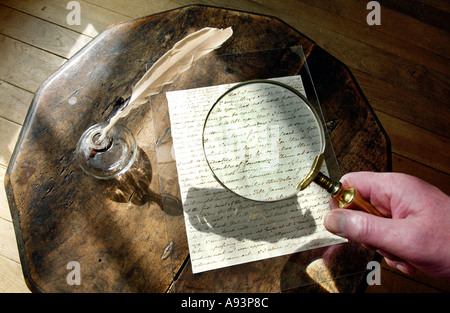 Jane Austen's scrittura della tabella e una lettera alla sorella Cassandra al [Jane Austen House Museum] Foto Stock