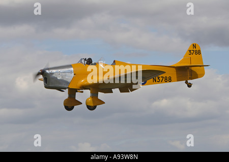 G AKPF N3788 Miglia M14un falco Trainer 3 costruito 1941 poco Gransden 2006 Foto Stock