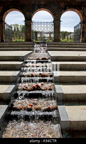 Alnwick Castle Gardens, Northumberland nel Maggio Foto Stock