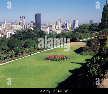 Una vista della skyline di Pretoria presi dai giardini che costeggia l'Unione edifici Pretoria Gauteng Sud Africa Foto Stock