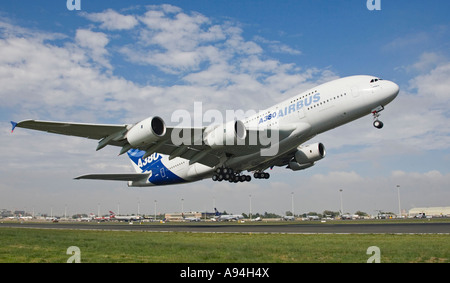 A380 Airbus decolla da Oliver Tambo aeroporto internazionale Oliver Tambo International Gauteng Johannesburg Sudafrica Foto Stock