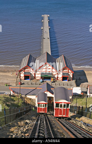 Saltburn Pier e Cliff sollevare da sopra il Regno Unito Foto Stock