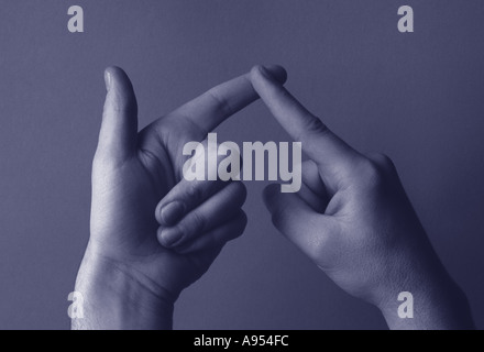 Mano a contare sulle dita Foto Stock