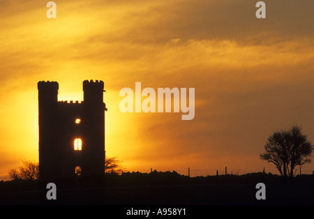 Torre di Broadway al tramonto in inverno, Worcestershire, England, Regno Unito Foto Stock