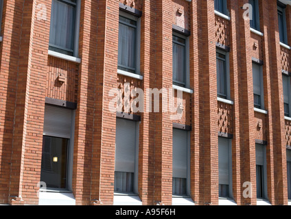 Appartamento edificio fatto di mattoni rossi Foto Stock