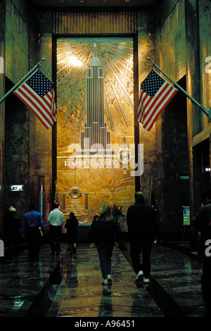 Empire State Building Lobby e visualizzare Midtown Manhattan New York City New York Foto Stock