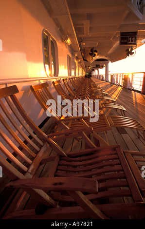 Holland America Cruise Lines Veendam ponte passeggiata Alaska Foto Stock