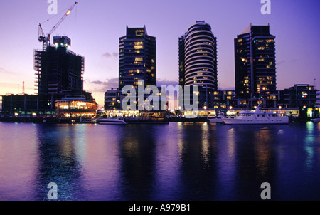 New Quay al crepuscolo, Docklands, Melbourne, Australia Foto Stock