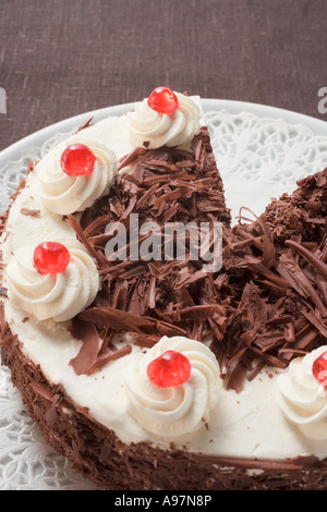 Black Forest gateau un pezzo preso FoodCollection Foto Stock