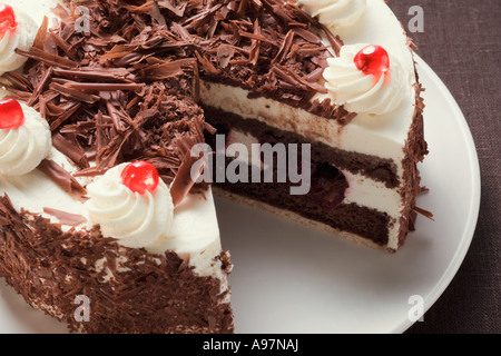 Black Forest gateau un pezzo preso FoodCollection Foto Stock