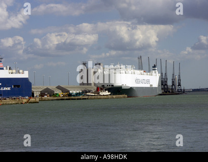 Hoegh Autoliners, contenitore di nave ormeggiata a Southampton, Eastern Docks, orcio Terminale, Southampton, Hampshire, Inghilterra, Regno Unito, GB Foto Stock