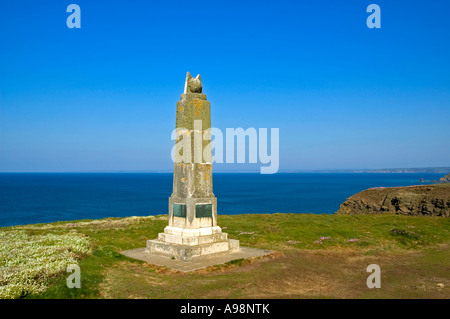 Il Marconi monumento di poldhu vicino a Mullion,cornwall,Inghilterra Foto Stock