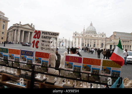 Un souvenir in stallo a San Pietro in Roma, Italia, Europa Foto Stock