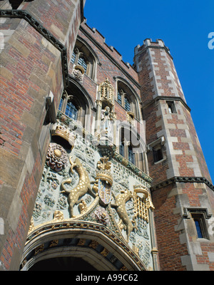 Dettagli architettonici di pittoresca Gatehouse a St Johns College di Cambridge, Cambridgeshire, Inghilterra, Regno Unito. Foto Stock