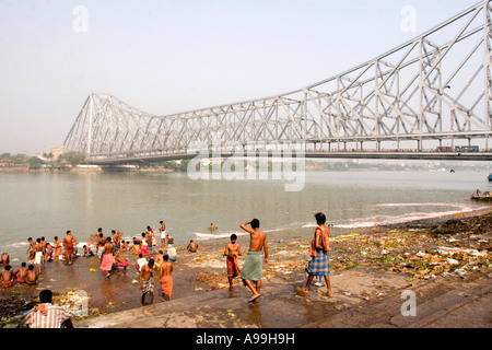 India del nord Calcutta Caption locale le rive del Fiume Hooghly città di Calcutta Foto Stock