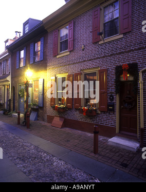 Natale ELFRETH ALLEY quartiere storico di Filadelfia in Pennsylvania USA Foto Stock