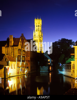 ROSAIRE QUAY BELFORT VAN BRUGGE BELFRY ROZENHOEDKAI CANAL BRUGES BELGIO Foto Stock