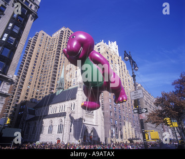 BARNEY palloncino (©LIONE PARTNERSHIP) MACY THANKSGIVING DAY PARADE MANHATTAN NEW YORK CITY USA Foto Stock