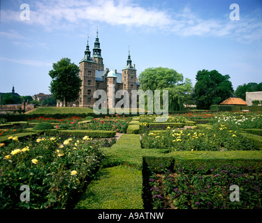 Giardini di rose il castello di Rosenborg Gardens Copenhagen DANIMARCA Foto Stock