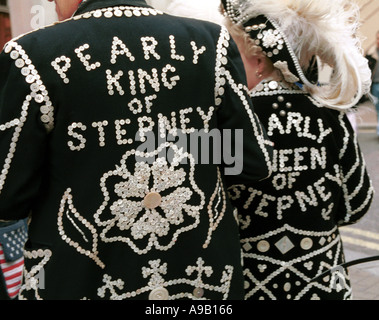 Giacche di perlacea il Re e la regina di Stepney Londra Foto Stock