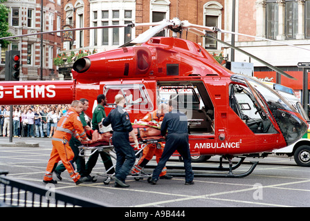 Vergine Air Ambulance elicotteri Londra Inghilterra Gran Bretagna REGNO UNITO Foto Stock