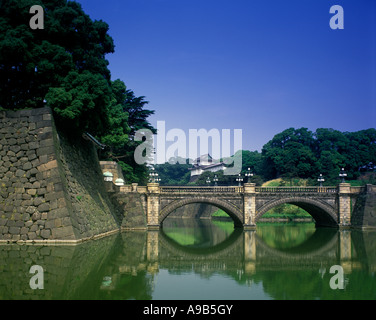 Giardini del Palazzo Imperiale ponte NIJUBASHI HONSHU TOKYO GIAPPONE Foto Stock
