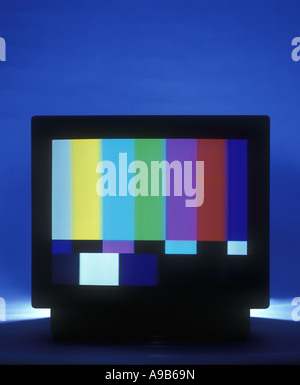 SCHEDA DI PROVA STORICA A COLORI 1992 (© GEORGE HERSEE 1967) TELEVISORE CRT 1980S VECCHIO STILE (©SONY CORP 1987) Foto Stock