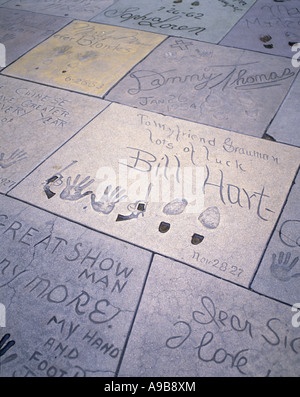 Il Piazzale antistante di stelle TCL teatro cinese (©MAYER & HOLLER 1927 / Browser BEHR 2000) HOLLYWOOD BOULEVARD LOS ANGELES CALIFORNIA USA Foto Stock