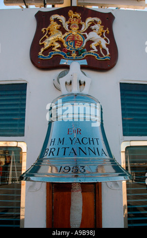 La nave di campana, il Royal Yacht Britannia,Ocean Quay,Firth of Forth , Edimburgo, Scozia, Regno Unito, Foto Stock
