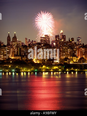 Fuochi d'artificio Upper West Side di Manhattan A NEW YORK CITY USA Foto Stock