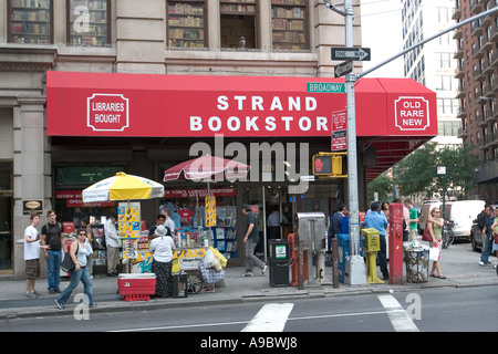 The Strand Bookstore at 12th St and Broadway in New York City is possibly the most famous used bookstore in the United States Foto Stock