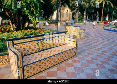 Sedia in ceramica Plaza 25 Luglio a Santa Cruz de Tenerife Tenerife isola canaria isole canarie Spagna Foto Stock
