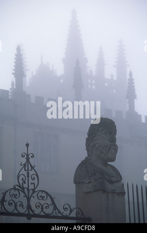 Misty Dreaming Spires Oxford Foto Stock