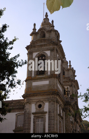 Vista magnifica chiesa di architettura ecclesiastica hill top pellegrinaggio Bom Jesus Braga Porto Norte Portogallo del Nord Europa Iberia Foto Stock