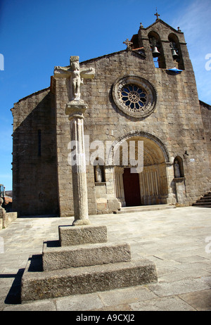 Veduta di una chiesa nel centro storico della città di Betanzos Galizia A Coruña España Iberia Spagna Europa Foto Stock