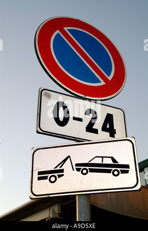 No, parcheggio, zona, trainare, lontano, trainate, il traino, mantenere, chiaro, strada, il segno, auto, Foto Stock