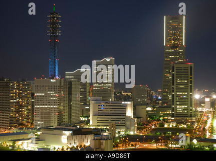 Minato Mirai 21 distretto della città di Yokohama durante la notte Foto Stock