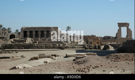 Tempio della nascita di Iside Denderah Qena Egitto Foto Stock