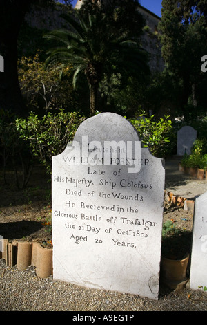 Il tenente William Forster s grave e pietra ex HMS Colofsus nel cimitero di Trafalgar in Gibilterra Foto Stock