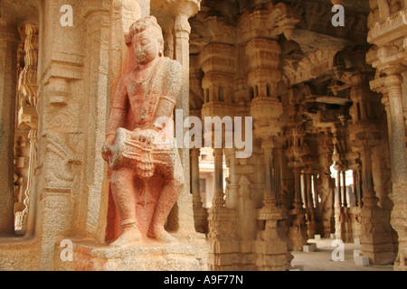 Vittala Tempio con il carro di pietra in Hampi, Nord del Karnataka, India Foto Stock